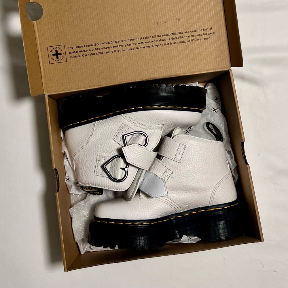 DR. MARTENS White Devon Heart Leather Platform Boots